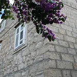 Isabella 3*
